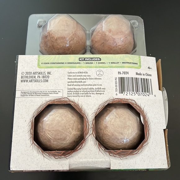 Dinosaur Dig Mystery Pack - Picture 2 of 3